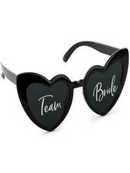 Heart-shaped glasses with ''Team Bride'' inscription, black