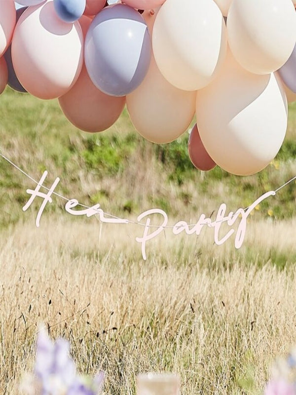  pink hen party banner measures 1.5m